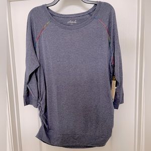 Aveva 3/4 sleeve tee top size Large- heather blue and contrast stitching NWT